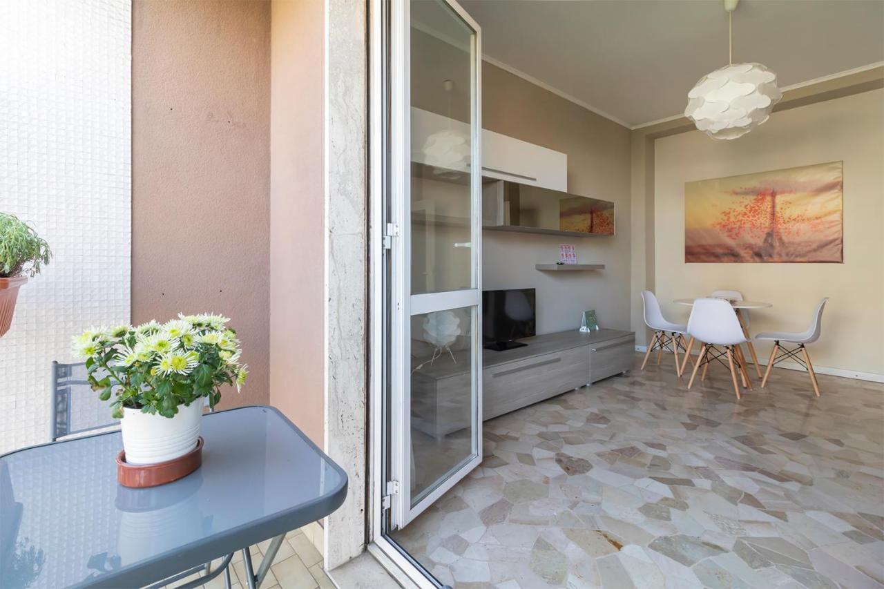 Altido Trendy Flat With Balcony, Easy Access To Milan Centre Leilighet Eksteriør bilde